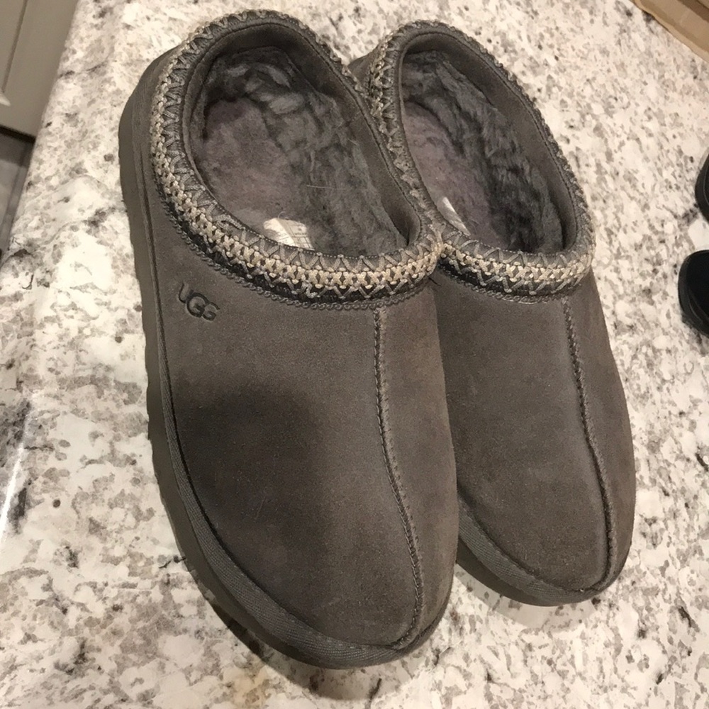 Tasman grey slippers 🤩